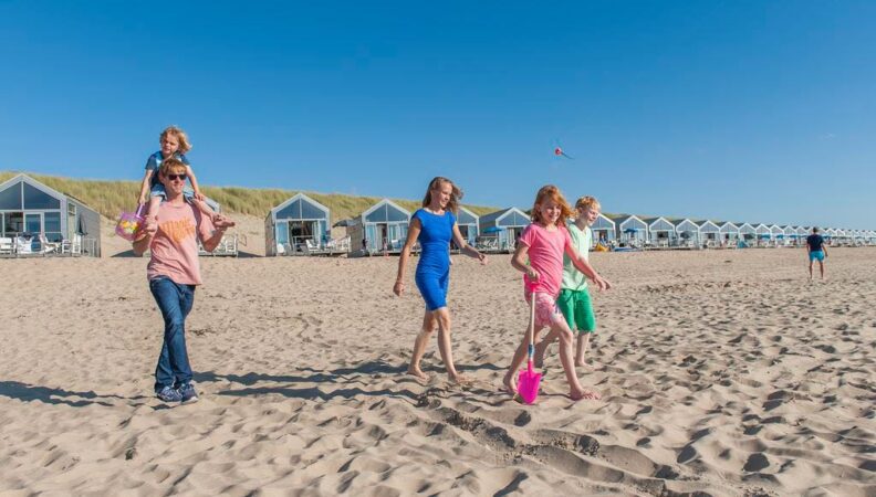 1. Ferienwohnungen direkt am Strand auf einem Park in Julianadorp